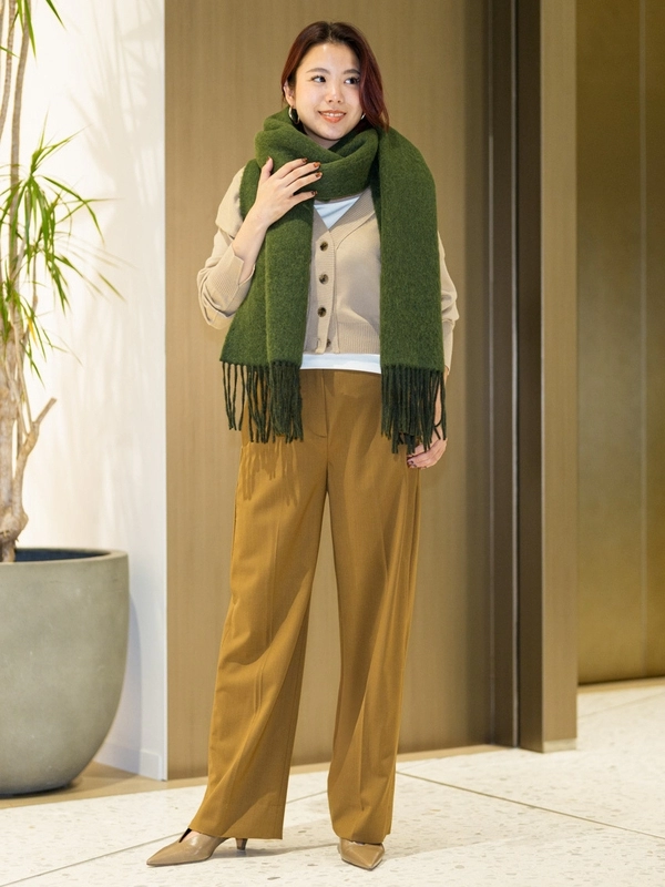 爽やかグリーンセットアップのスタイリング | BANANA REPUBLIC公式